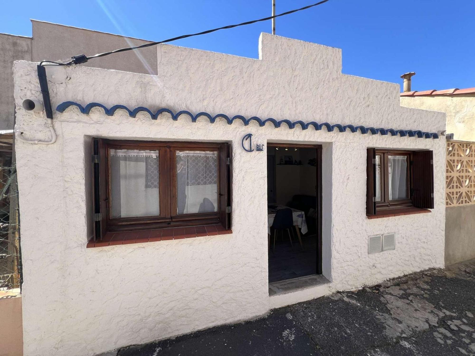 Holiday home Maison Confortable Proche Centre, Climatisee, 4 Personnes - Fr-1-701-88